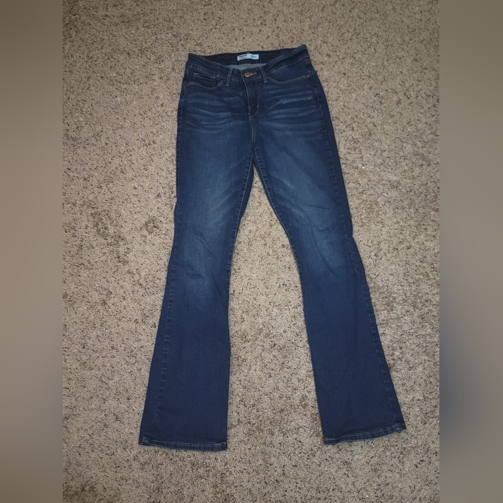 Levi's Totally Shaping Jeans